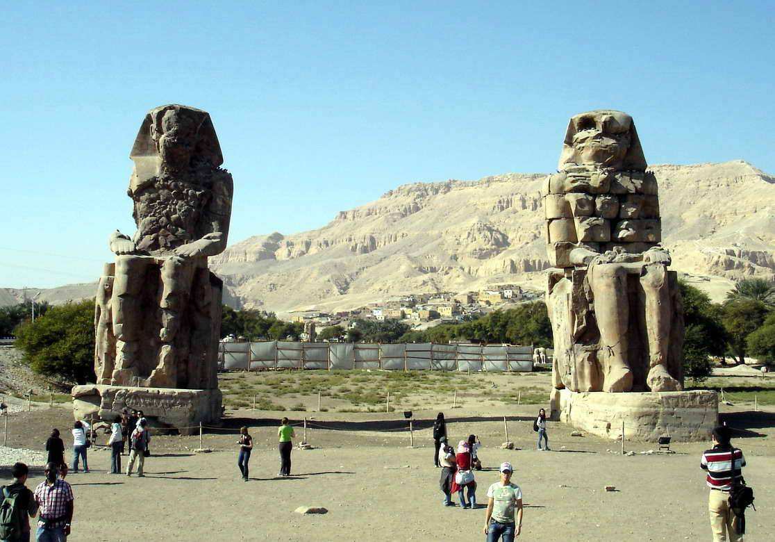 中国旅游行业反应迅速 保障中国游客在埃及安全